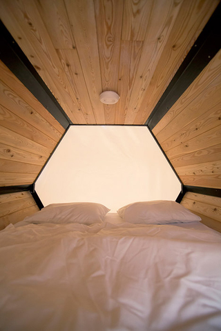 Illustration for article titled All music festivals should offer these king-size sleeping modules